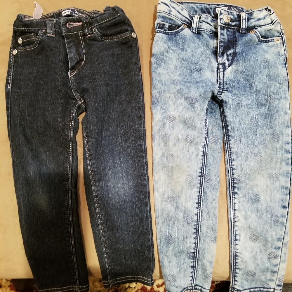 Lot of toddler girl levis Jeans